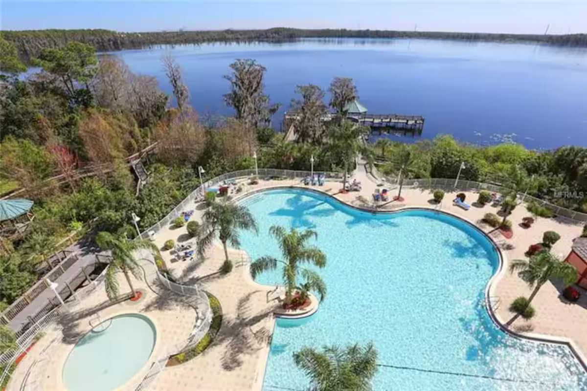 1402 Lakefront Resort Condo Near Disney Universal