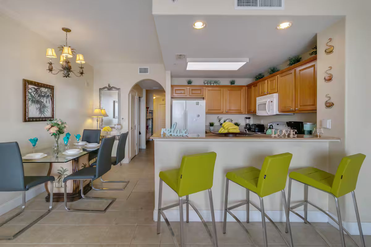 1402 Lakefront Resort Condo Near Disney Universal