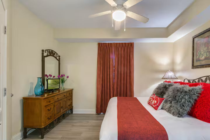 1402 Lakefront Resort Condo Near Disney Universal