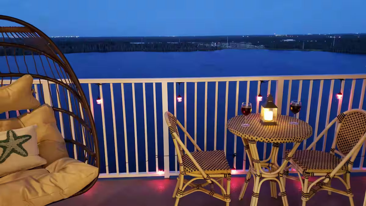 1402 Lakefront Resort Condo Near Disney Universal