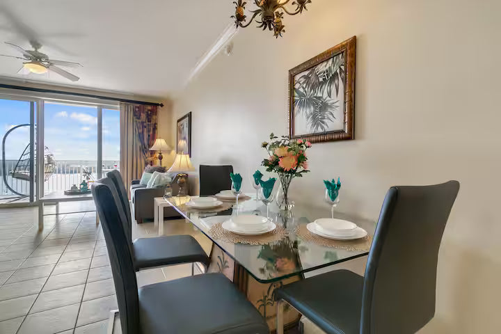 1402 Lakefront Resort Condo Near Disney Universal