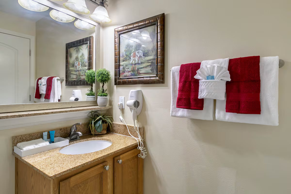 1402 Lakefront Resort Condo Near Disney Universal