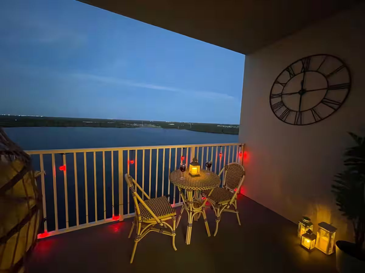 1402 Lakefront Resort Condo Near Disney Universal