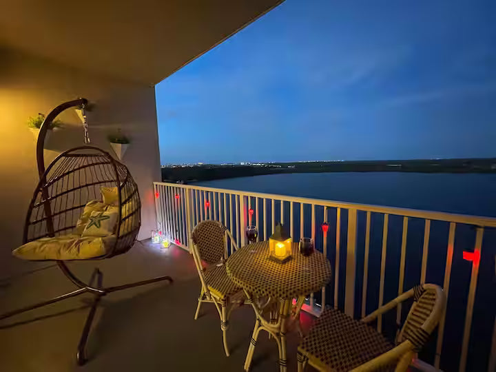 1402 Lakefront Resort Condo Near Disney Universal
