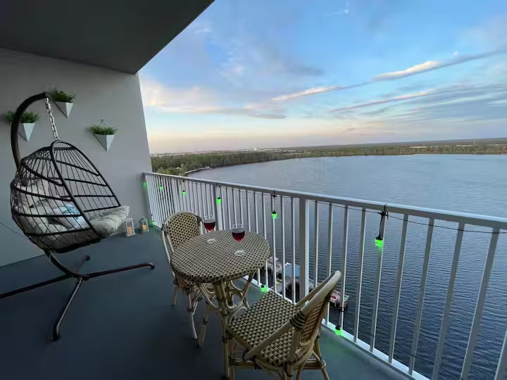 1402 Lakefront Resort Condo Near Disney Universal