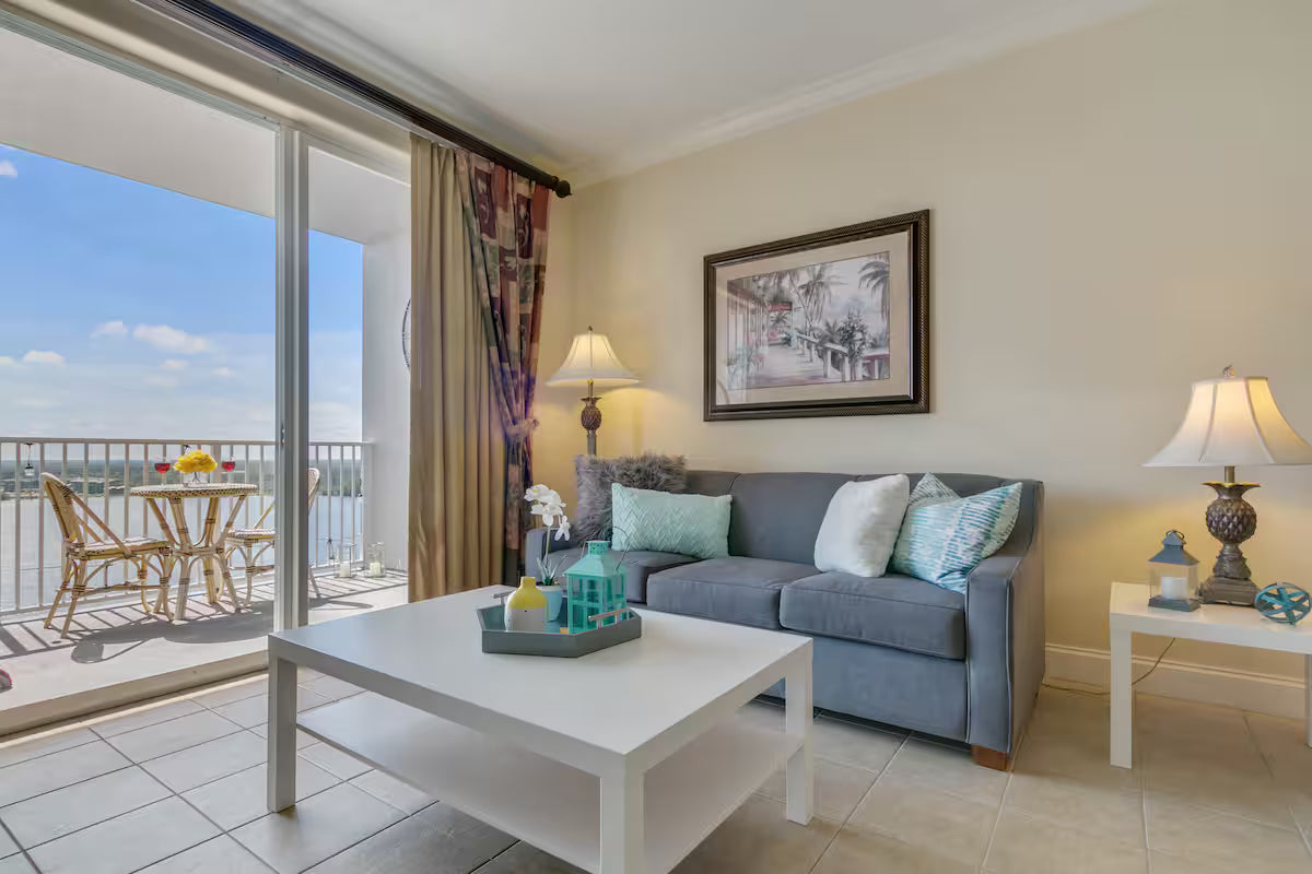 1402 Lakefront Resort Condo Near Disney Universal