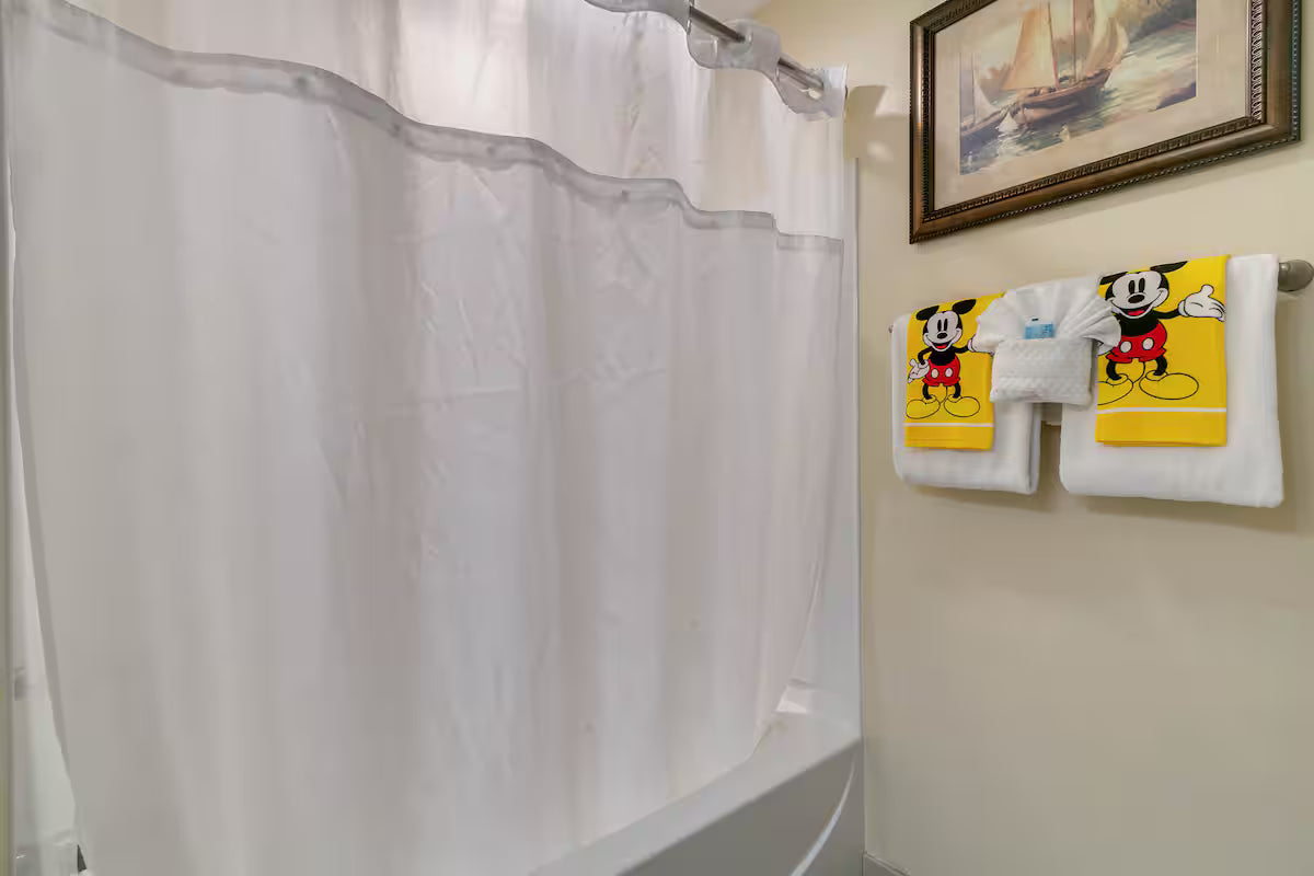 1402 Lakefront Resort Condo Near Disney Universal