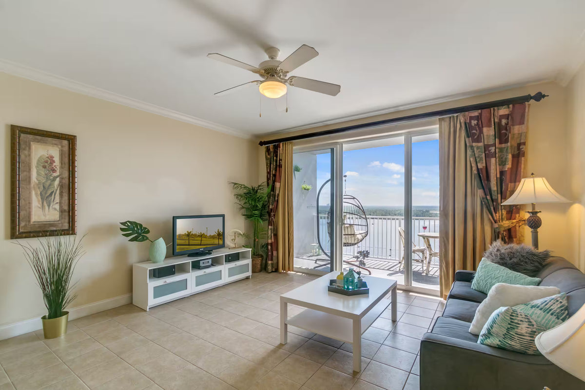 1402 Lakefront Resort Condo Near Disney Universal