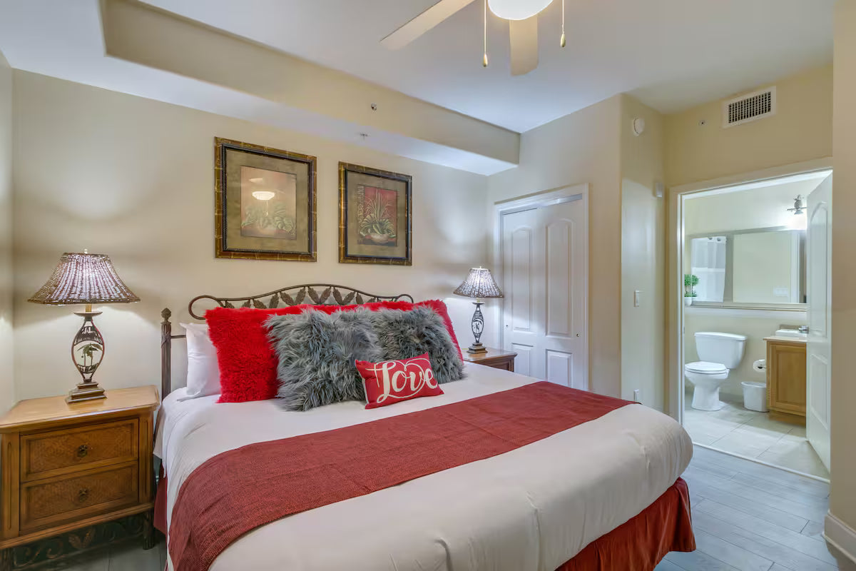 1402 Lakefront Resort Condo Near Disney Universal