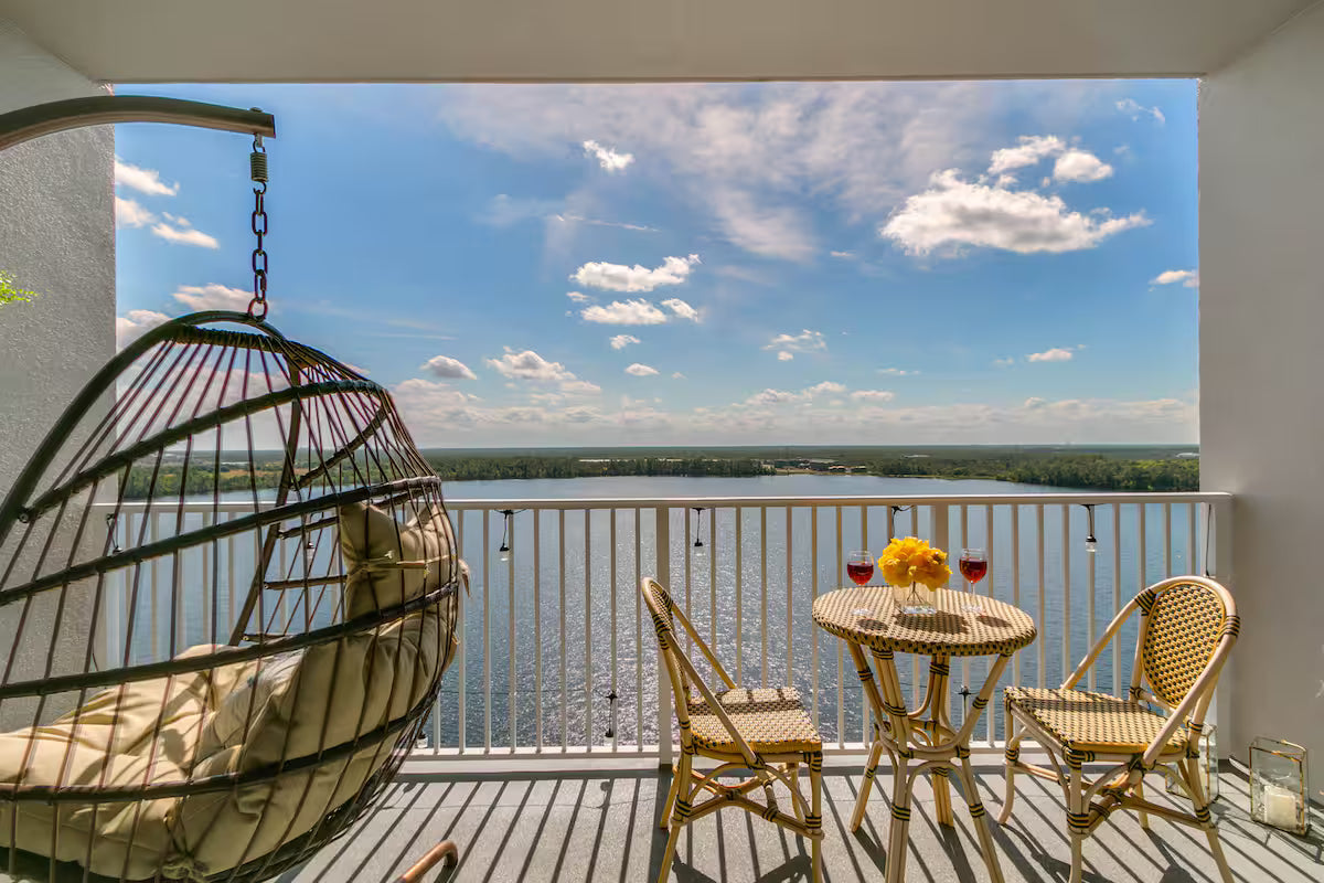 1402 Lakefront Resort Condo Near Disney Universal