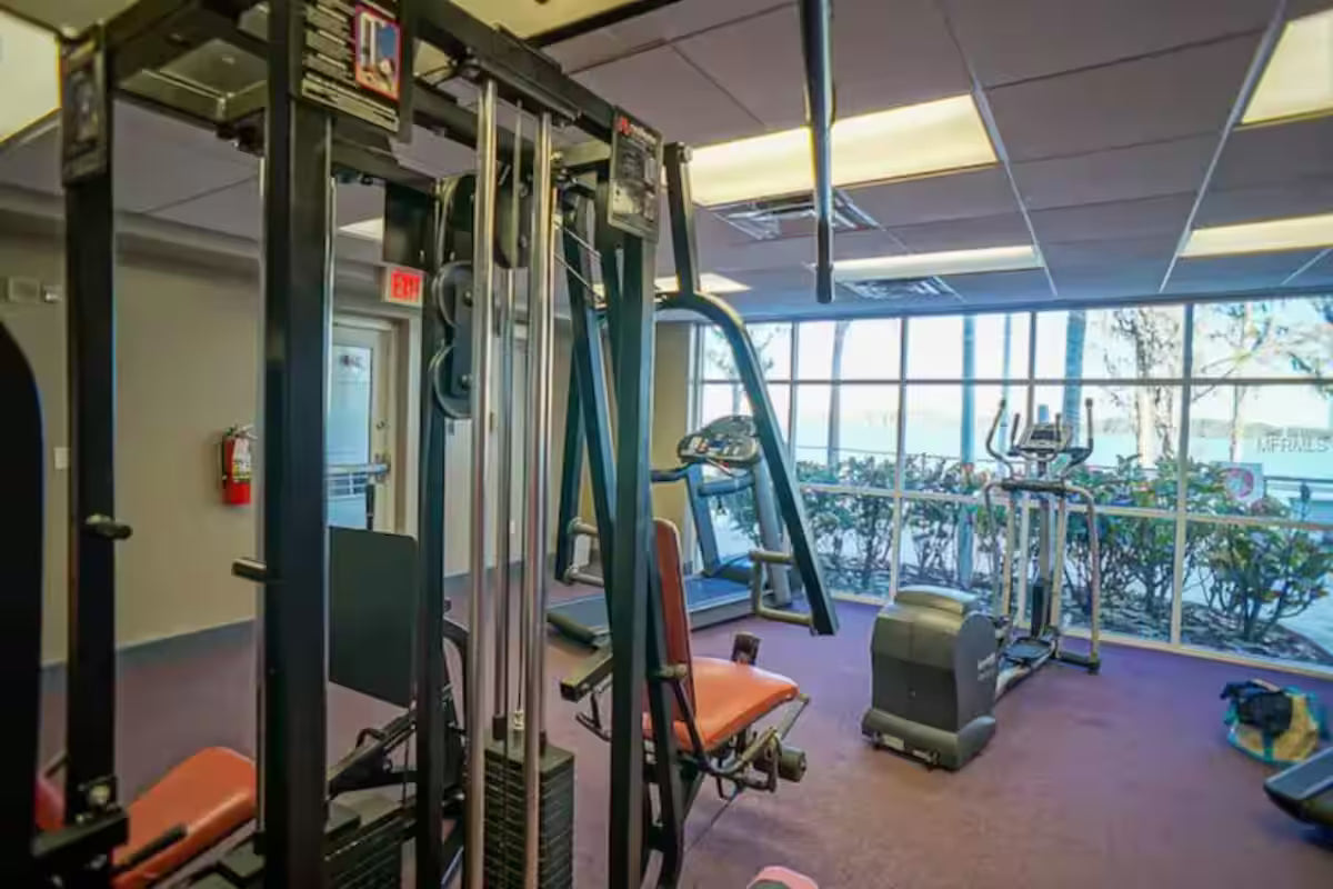 1402 Lakefront Resort Condo Near Disney Universal