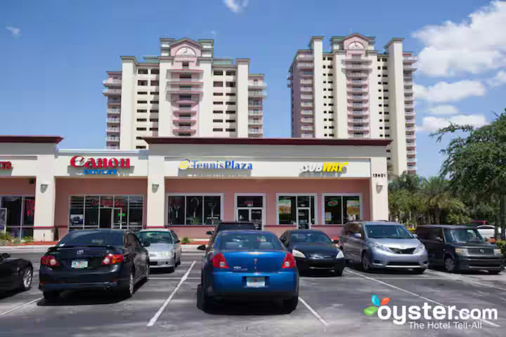 1402 Lakefront Resort Condo Near Disney Universal