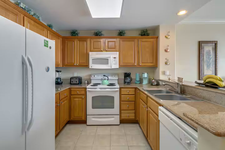 1402 Lakefront Resort Condo Near Disney Universal