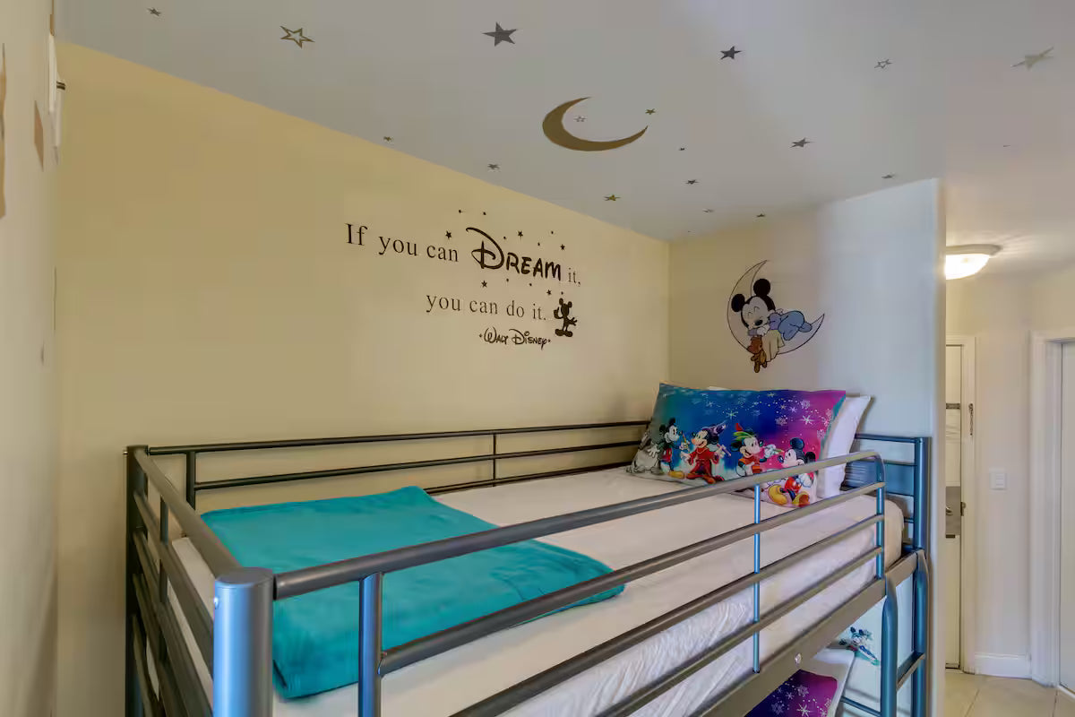 1402 Lakefront Resort Condo Near Disney Universal