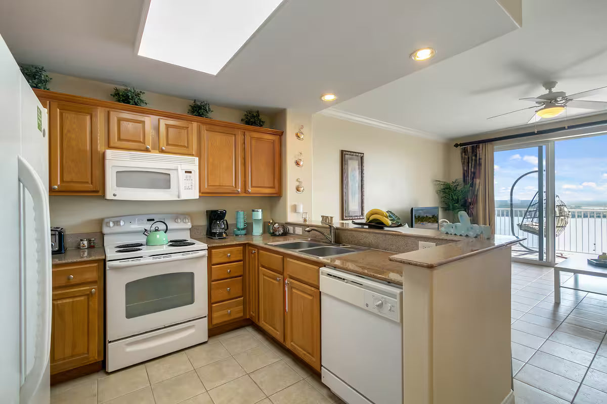 1402 Lakefront Resort Condo Near Disney Universal