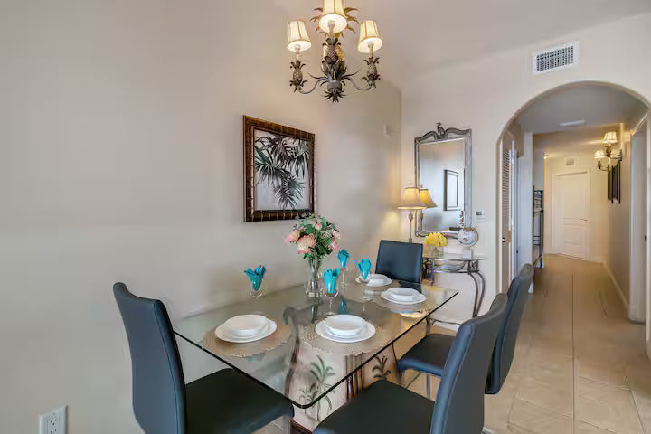 1402 Lakefront Resort Condo Near Disney Universal